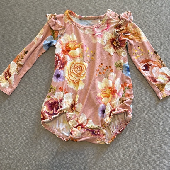 Posh Peanut Onesie - Size 12-18 months - Picture 4 of 14